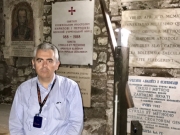 Ο κ. Χαρακόπουλος στον τάφο του Αγίου Κυρίλλου στο υπόγειο της βασιλικής του Αγίου Κλήμεντος στη Ρώμη, τον οποίο επισκέφθηκαν τα μέλη της Διακοινοβουλευτικής Συνέλευσης Ορθοδοξίας στο περιθώριο της Γενικής Συνέλευσης, που πραγματοποιήθηκε στην “αιώνια πόλη”. Στον χώρο του κενοταφίου έχουν τοποθετηθεί αφιερωματικές πλάκες από την Ελλάδα και σλαβικές χώρες για τους Έλληνες φωτιστές των Σλάβων, αλλά και από τα Σκόπια και τη Βουλγαρία που διαστρεβλώνουν την ιστορική αλήθεια για την ελληνική καταγωγή των Θεσσαλονικέων αδελφών Κυρίλλου και Μεθοδίου