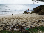 Δώδεκα τόνοι πλαστικού κάθε χρόνο στους ωκεανούς της Γης