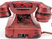 Το κόκκινο τηλέφωνο του Χίτλερ που πωλήθηκε έναντι 243.000 δολαρίων
