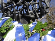 Τιμάται η Ημέρα Μνήμης του Ολοκαυτώματος των Εβραίων