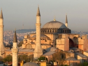 Τούρκοι εισέβαλαν στο ιερό της Αγιάς Σοφιάς