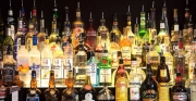 Σε συναγερμό οι εταιρίες  αλκοολούχων ποτών για τον ΦΠΑ