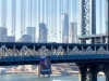 Πανό του Πούτιν ανέμιζε σε γέφυρα της Νέας Υόρκης
