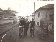 Λαρισαίοι στην Κομοτηνή. Κομπογιαννόπουλος Γιώργος, Αθανάσιος Καρανάσιος και Τριαντάφυλλος Σαρατζιώτης το 1955.