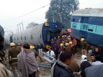 Τουλάχιστον δύο νεκροί και 40 τραυματίες από εκτροχιασμό τρένου, στην Ινδία