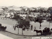 Η πλατεία Θέμιδος. Επιστολικό δελτάριο του Ιωάννη Κουμουνδούρου. Ταχυδρομημένη το 1934.
