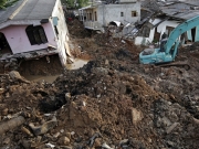 Είκοσι ένας νεκροί από την κατάρρευση ενός βουνού από σκουπίδια στη Σρι Λάνκα