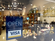 Χάος στις συναλλαγές με κάρτες VISA