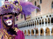 Στον ρυθμό του καρναβαλιού η Βενετία