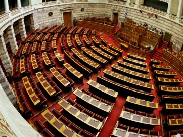 Στη Βουλή το νομοσχέδιο με τα προαπαιτούμενα μέτρα