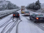 Λαμία: Ύφεση στα χιόνια, ανοίγουν οι δρόμοι, υπό το μηδέν ο υδράργυρος