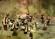 Εντυπωσίασε τους θεατές η θεατρική ομάδα των εκπαιδευτηρίων Μπακογιάννη