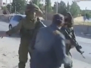 Εφτά στρατιώτες ξυλοκοπούν Παλαιστίνιο